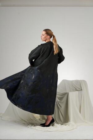 jacquard abaya with navy accent