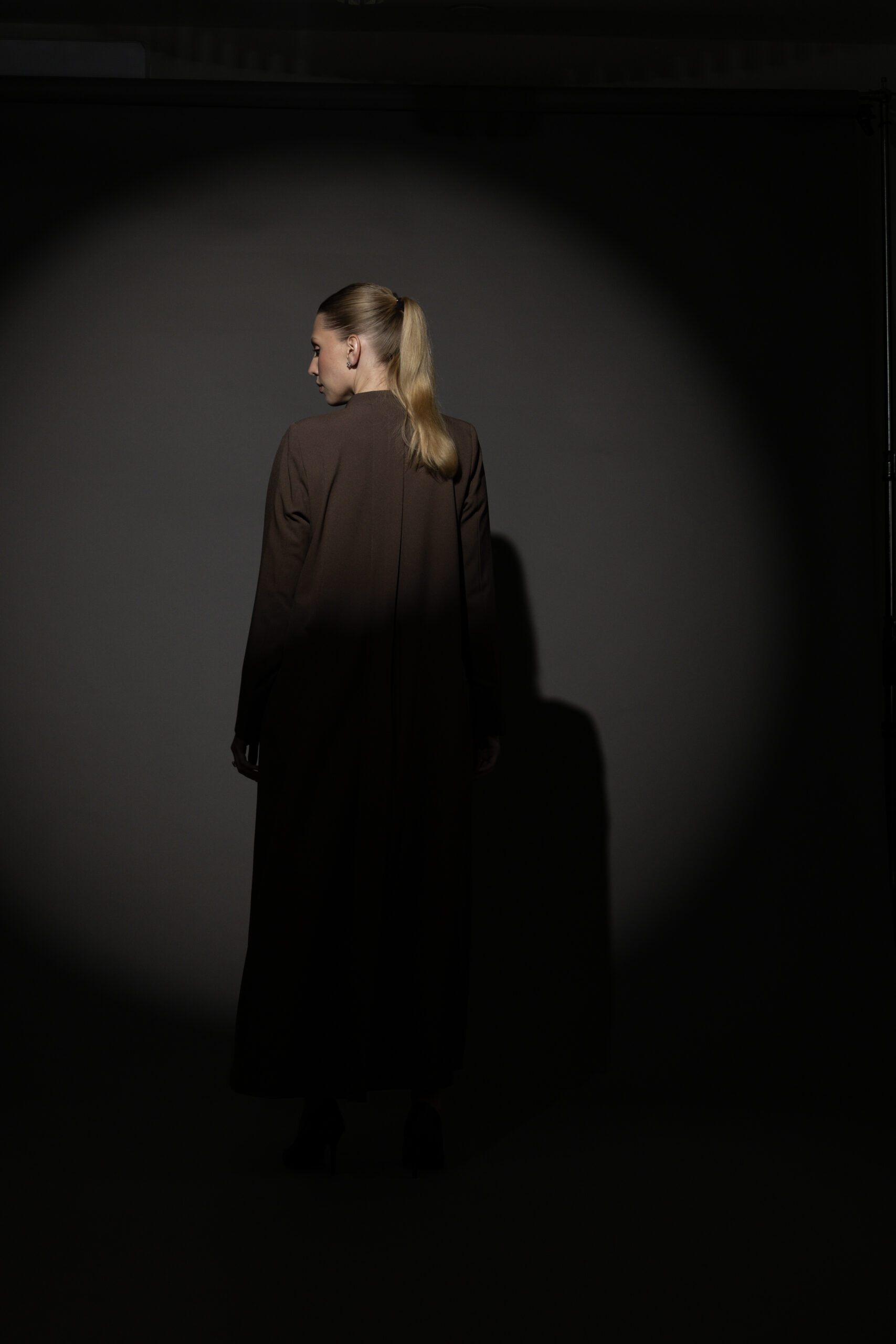 Straight Cut Mocha Abaya with a Statement Button - Image 3
