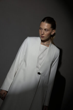 Straight Cut White Abaya with a Statement Button - Image 5