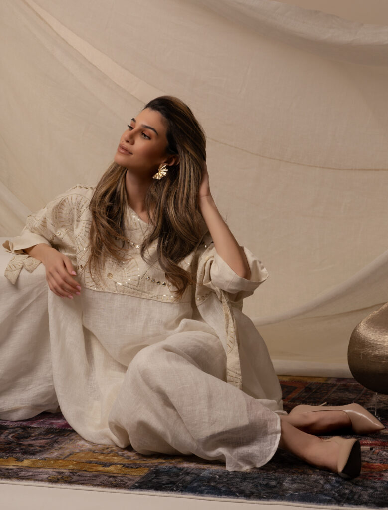 Linen Beige Kaftan with Golden Zeej