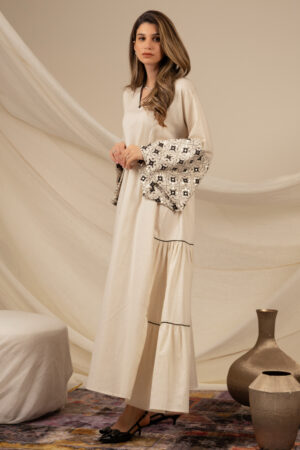 Linen Beige Kaftan with Black Zeej Sleeve - Image 5