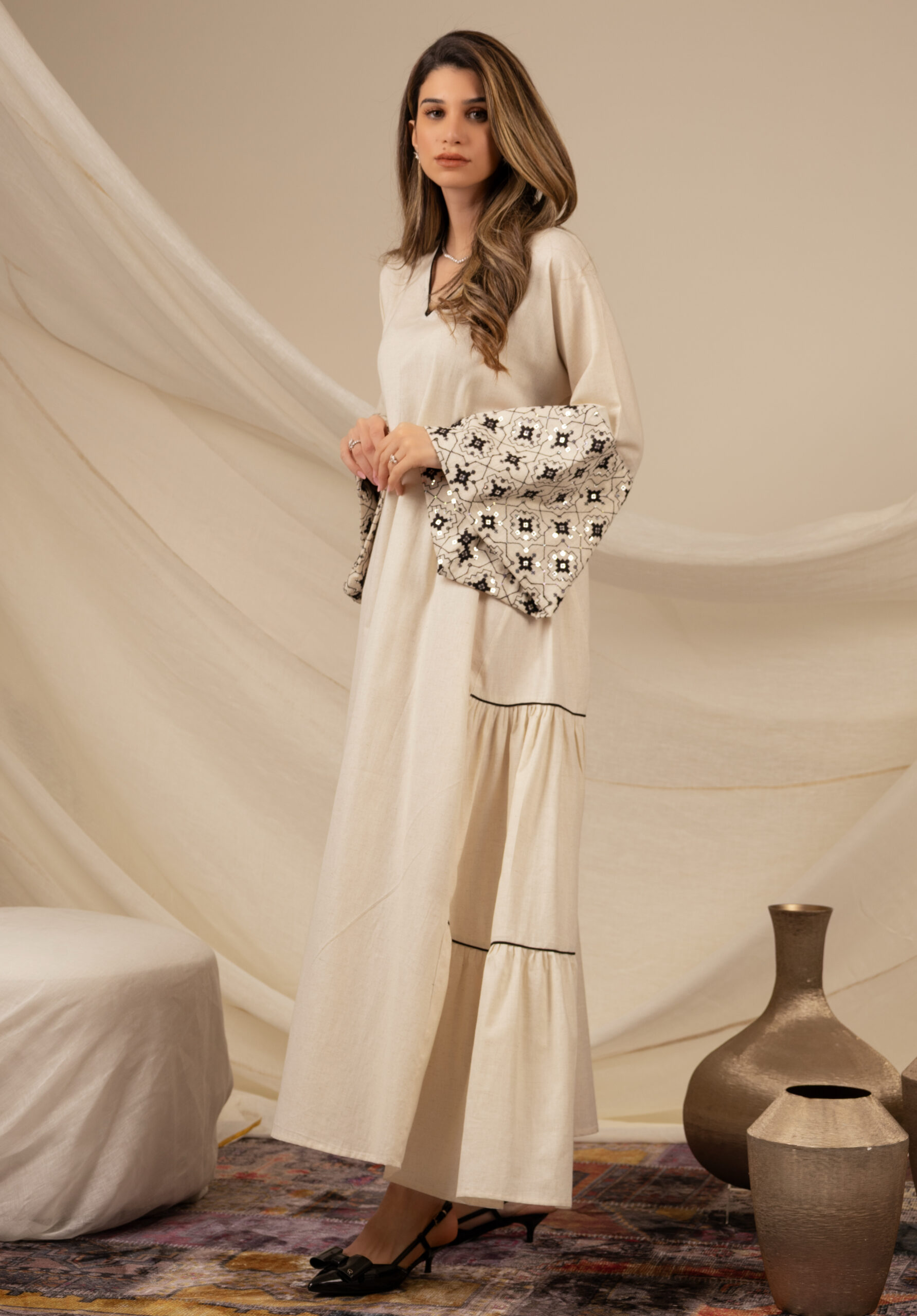 Linen Beige Kaftan with Black Zeej Sleeve - Image 5