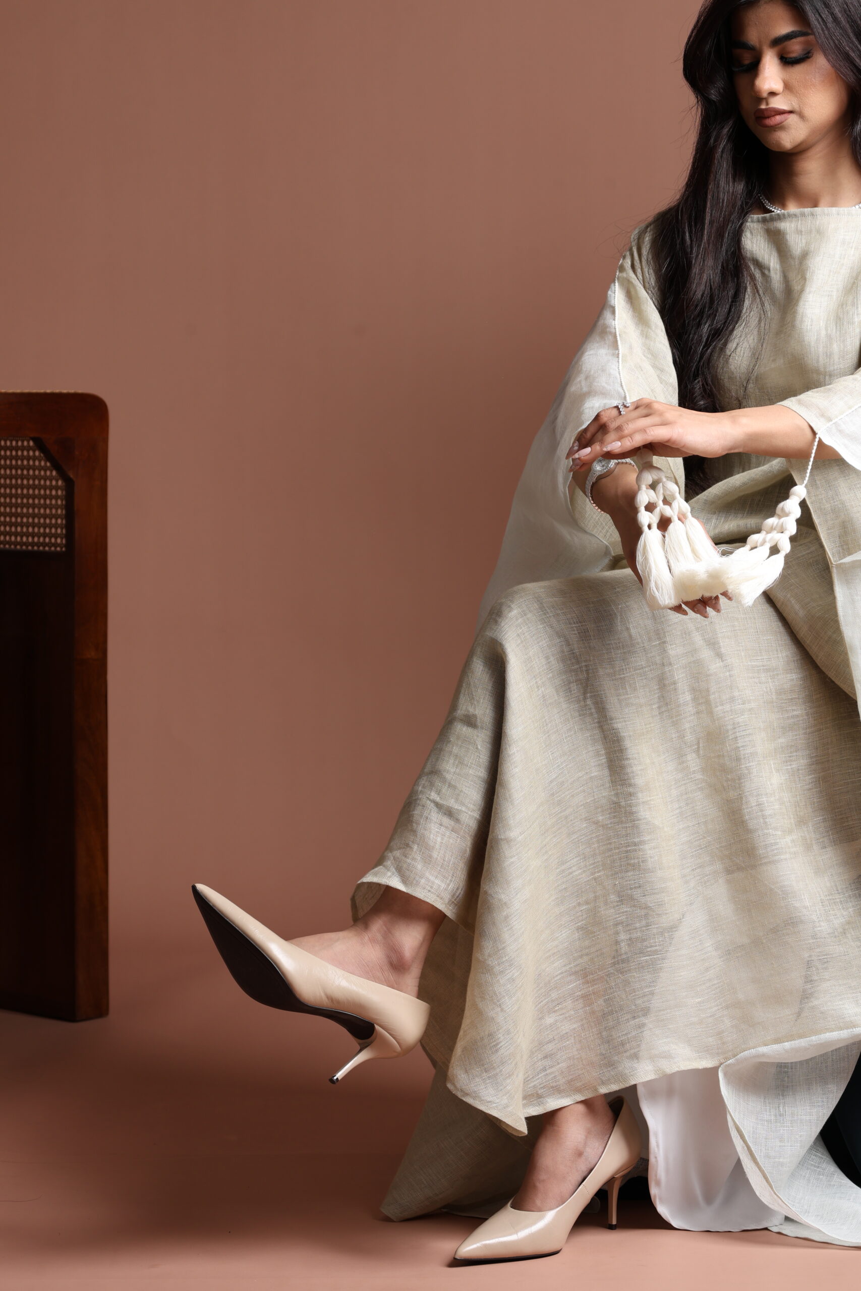 Reversible Gold and Grey Linen Kaftan with Tassels - Image 2